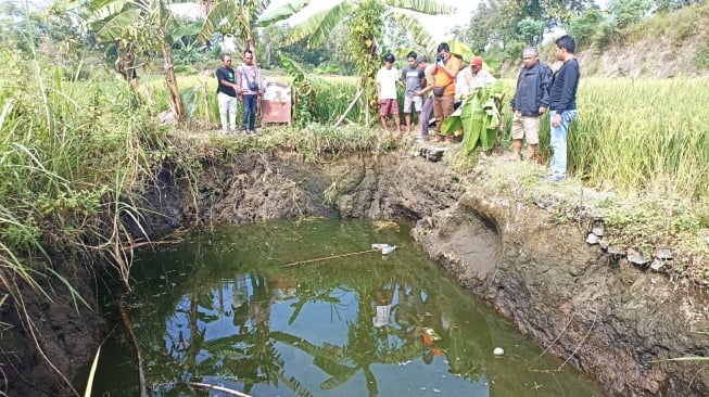 Tragis! Nenek dan Cucu Tewas Tenggelam di Kolam Bekas Galian C di Karanganyar