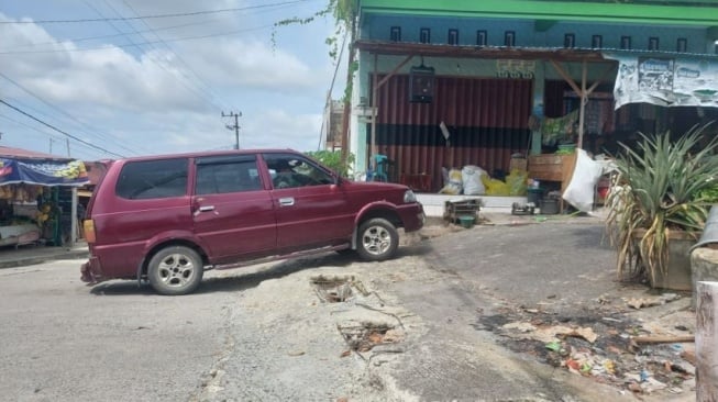 Jalan Kapal Selam 1 Bontang Utara Berlubang, Pengguna Jalan Terancam