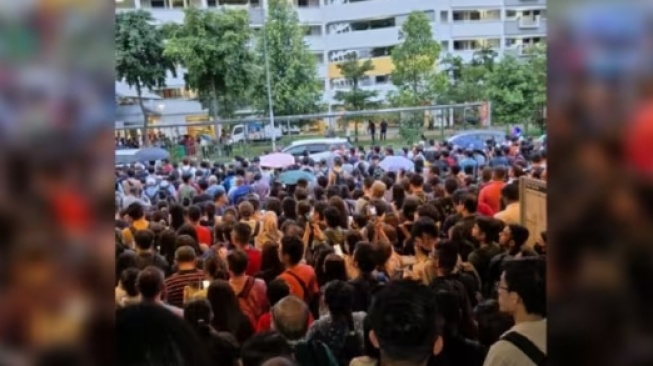 Jalur MRT di Singapura Lumpuh Dua Jam, Penumpang Menumpuk!