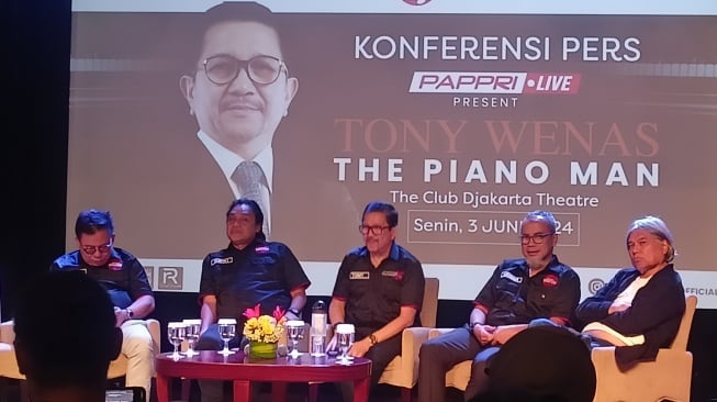 Konferensi pers jelang konser Tony Wenas di Djakarta Theater pada Senin (3/6/2024) [Suara.com/Rena Pangesti]