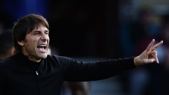 Dikontrak 3 Tahun, Antonio Conte Resmi Tangani Napoli