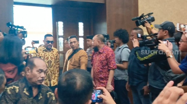 Di Depan Hakim, Sahroni Sebut Surya Paloh Cape Lihat Berita SYL