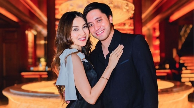 Selamat, Istri Kevin Aprilio Melahirkan Anak Pertama