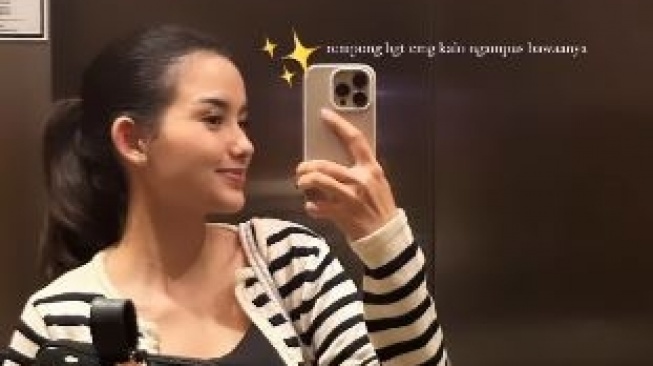 Gaya Sarah Menzel ke kampus. [Instagram/@ssarah_menzel]