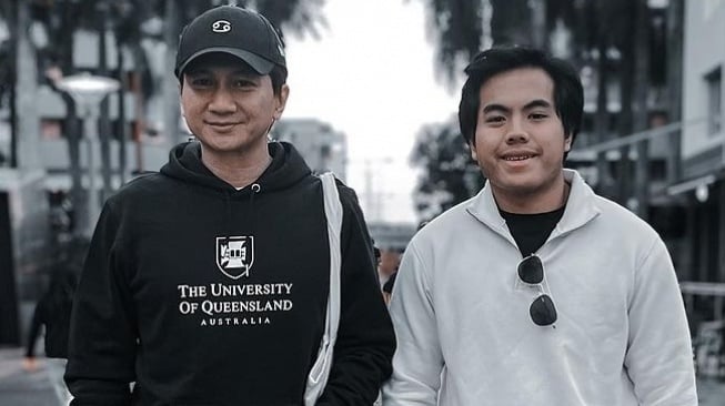 Kedekatan Artis dan Anak Sambung (Instagram/@azriel_hermansyah