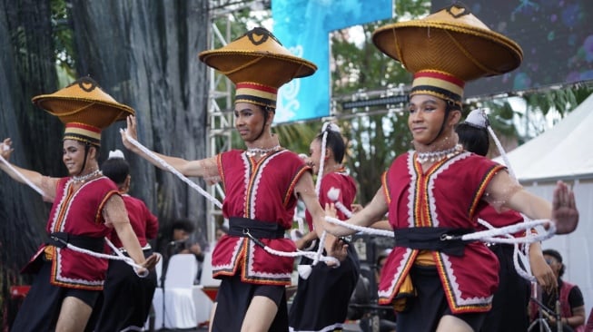 Membanggakan! Tari Gasing Pontianak Melaju ke Kyoto Jepang Usai Raih Juara 3 di Festival Nasional!