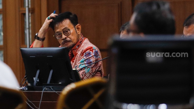 Terdakwa kasus pemerasan dan gratifikasi di Kementerian Pertanian, Syahrul Yasin Limpo saat mengikuti sidang lanjutan di Pengadilan Tipikor, Jakarta, Senin (10/6/2024). [Suara.com/Alfian Winanto]