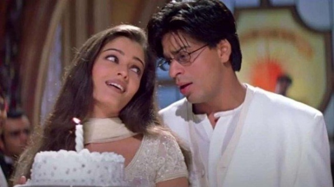 Shah Rukh Khan dan Aishwarya Rai dalam film Mohabbatein. [Instagram]