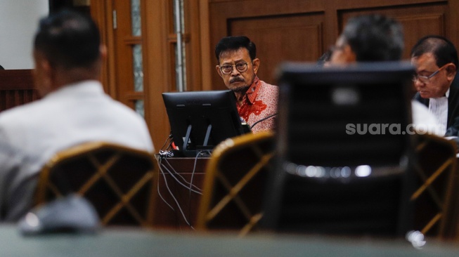 Terdakwa kasus pemerasan dan gratifikasi di Kementerian Pertanian, Syahrul Yasin Limpo saat mengikuti sidang lanjutan di Pengadilan Tipikor, Jakarta, Senin (10/6/2024). [Suara.com/Alfian Winanto]