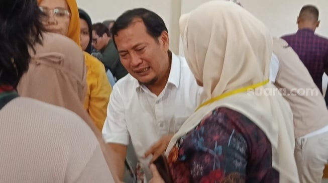 Oknum DPRD Labuhanbatu Menangis Divonis 2 Tahun Penjara di Kasus Suap Erik Adtrada