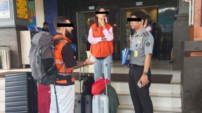 Nasib Bule Kere Liburan Bareng Pacar di Bali, Ditahan Imigrasi Gegara 20 Hari Tak Bayar Makan dan Hotel