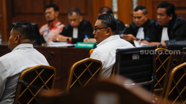 Terdakwa kasus pemerasan dan gratifikasi di Kementerian Pertanian, Syahrul Yasin Limpo saat mengikuti sidang lanjutan di Pengadilan Tipikor, Jakarta, Senin (10/6/2024). [Suara.com/Alfian Winanto]