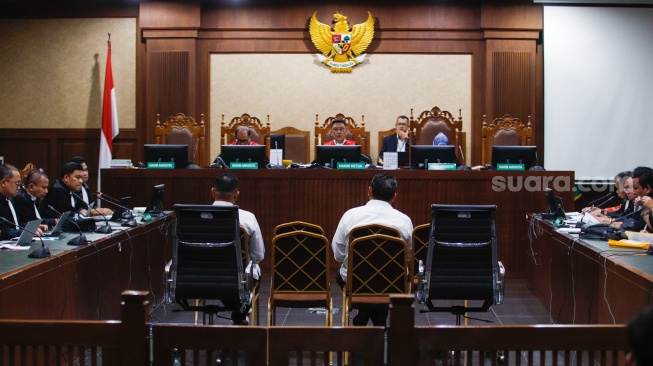 Suasana jalannya sidang kasus pemerasan dan gratifikasi di Kementerian Pertanian dengan terdakwa Syahrul Yasin Limpo di Pengadilan Tipikor, Jakarta, Senin (10/6/2024). [Suara.com/Alfian Winanto]