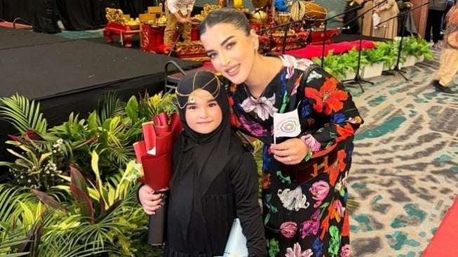 Potret Anak Tasya Farasya Wisuda TK (Instagram/@tasyafarasya)