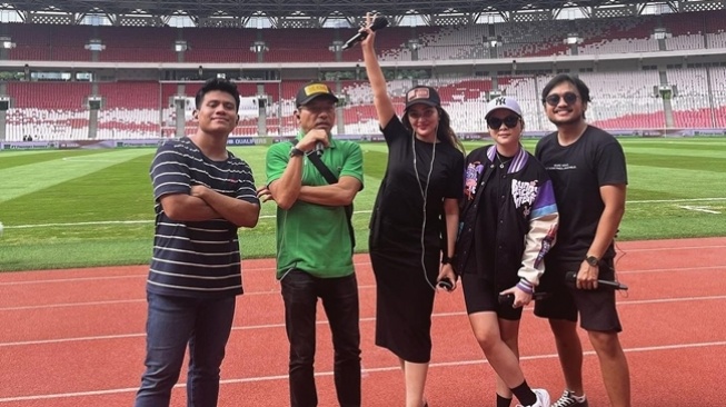 Potret Artis Nonton Timnas Indonesia vs Filipina (Instagram/@ashanty_ash)