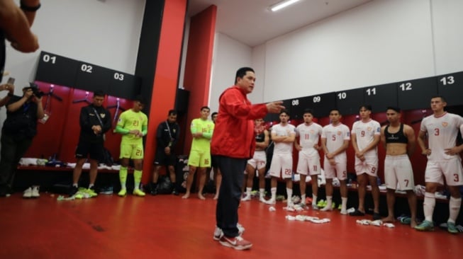 Ketua Umum PSSI, Erick Thohir Memberikan Semangat Usai Timnas Indonesia Menang 2-0 Atas Filipina. (pssi.org)