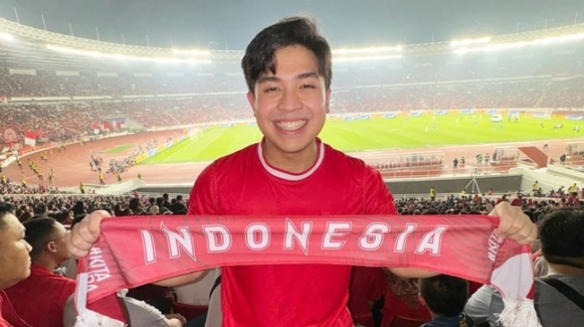 Potret Artis Nonton Timnas Indonesia vs Filipina (Instagram/@jeromepolin)