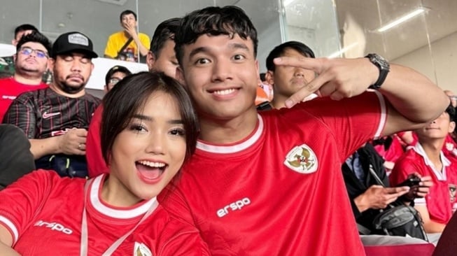 Potret Artis Nonton Timnas Indonesia vs Filipina (Instagram/@fadlyfsl_)