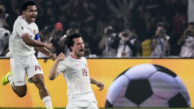 Gelandang Timnas Indonesia, Thom Haye merayakan gol ke gawang Filipina pada laga Kualifikasi Piala Dunia 2026 di Stadion Utama Gelora Bung Karno (SUGBK), Jakarta, Selasa (11/6/2024). [Bay ISMOYO / AFP]