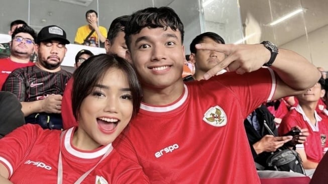 Bukan Fans FOMO! Fadly Faisal Pamer Foto Lawas Nonton Timnas di Stadion Sejak Kecil