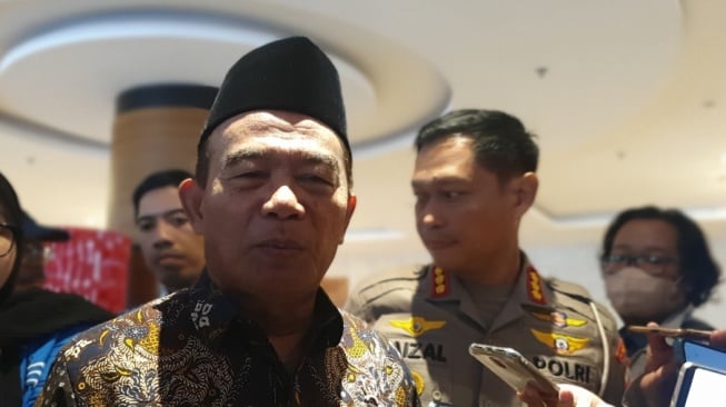 Menko PMK: Banyak Keluarga Miskin Baru Akibat Judi Online Masuk Daftar Penerima Bansos