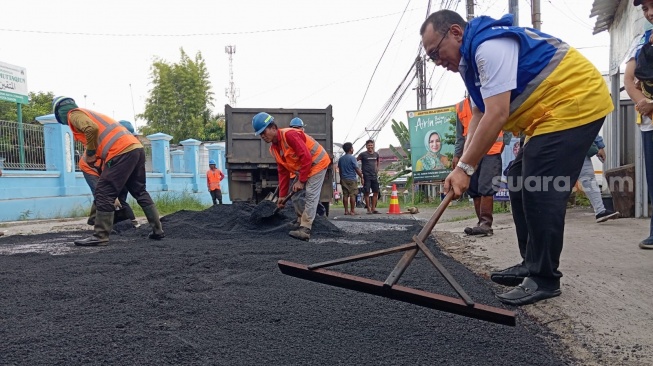 Wali Kota Cilegon Gransi 'Perbaikan Infrastruktur' Lewat Mantri Jalan Sangat Cepat