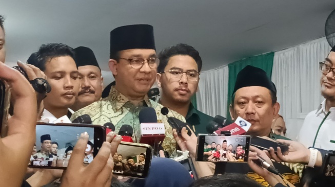 Masuk Daftar Rekomendasi Pilkada DKI, Anies Belum Terpikir Kunjungi Kantor PDIP: Ngalir Saja, Santai