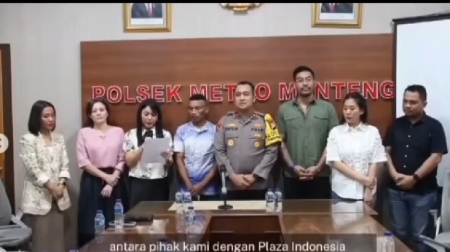 Kasus satpam Plaza Indonesia yang memukul anjing berakhir damai setelah semua pihak dimediasi oleh kepolisian. (Tangkapan layar/ist)