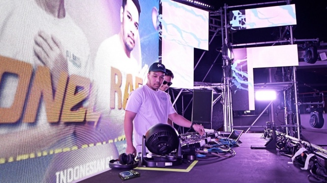 DJ RAF saat tampil di Festival It's The Ship. [Iceperience.id]