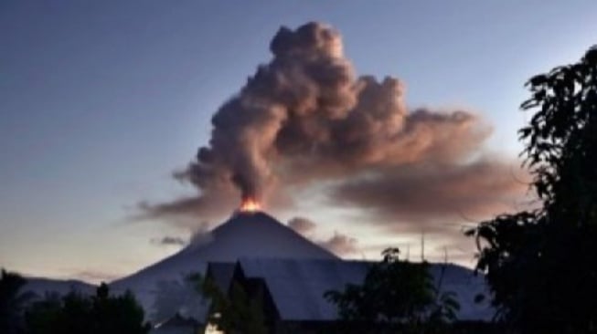 Erupsi Gunung Marapi, Radius 3 KM dari Kawah Verbeek Dilarang