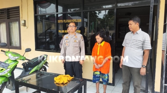 Kapolsek Bontang Selatan meringkus tersangka jambret di SMP Negeri 7 Bontang. [KlikKaltim.com]