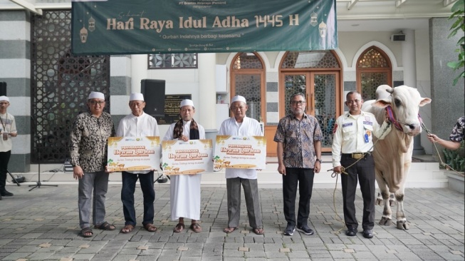 Rayakan Idul Adha, Brantas Abipraya Salurkan 208 Hewan Qurban