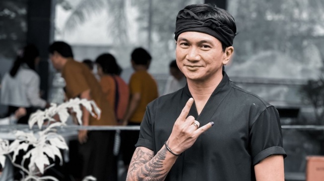 Bersumpah Demi Allah, Anji Tegaskan Tak Pernah 'Ngamar' Bareng Istri Sexy Goath