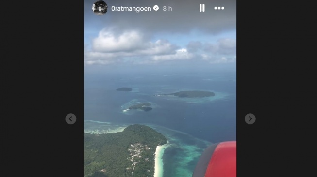 Surga Tersembunyi Kampung Halaman Ragnar Oratmangoen: Pasir Putih dan Laut Biru [Instagram]