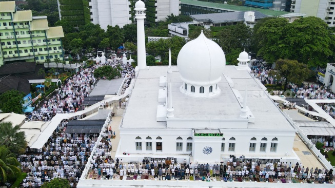 Masjid Agung Al-Azhar Gelar Salat Idul Adha