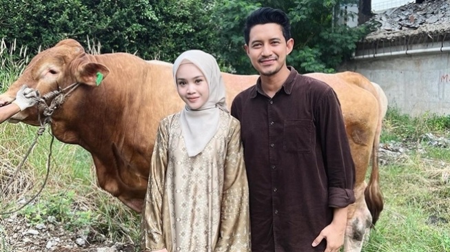 Potret Artis bareng Hewan Kurbannya (Instagram/chand_kelvin)