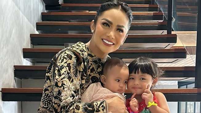 Krisdayanti Curhat Diintervensi Saat Bicara di Hadapan Publik