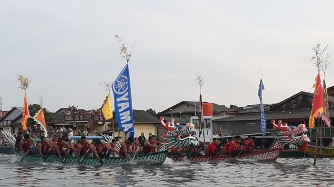 Seru! Lomba Perahu Naga Meriahkan Idul Adha di Tanjungpinang