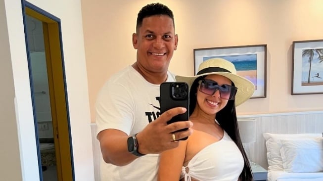 Marcio Souza dan istri [Facebook]