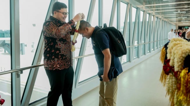 First Landing Bandara Dhoho, Penumpang Apresiasi Kinerja Mas Dhito