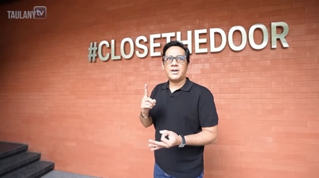 Potret Kantor Baru Deddy Corbuzier (YouTube/TAULANY TV)