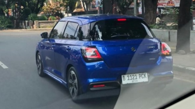 Inikah Suzuki Swift terbaru yang tengah diuji jalanan? (Instagram/Lowslowmotif)