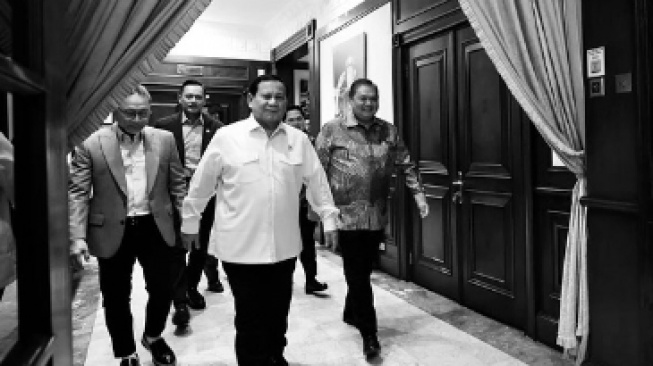 Presiden terpilih Prabowo Subianto berkumpul dengan Ketum parpol KIM. (Tangkapan layar/Instagram)