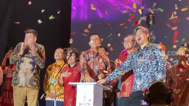 Anies Baswedan Pimpin Pesta Kembang Api Perayaan HUT Jakarta di Panggung Jakarta Fair 2024