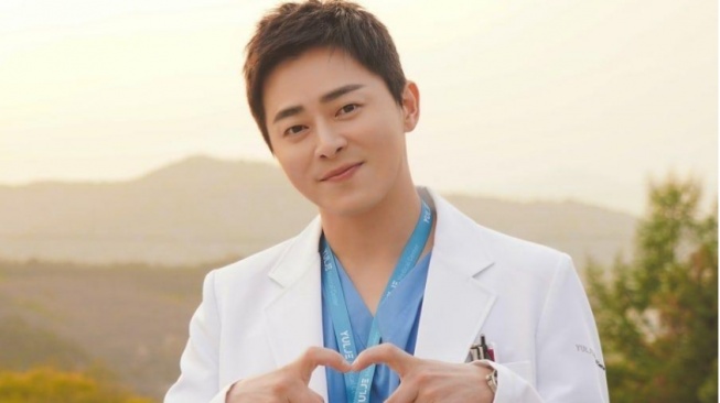 4 Rekomendasi Film Korea yang Dibintangi Jo Jung Suk, Terbaru Ada Pilot