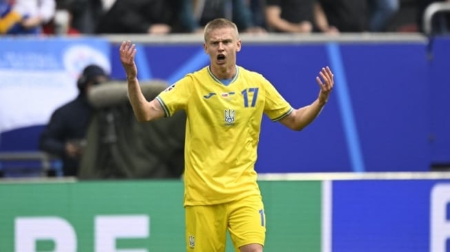 Zinchenko Beberkan Kunci Kemenangan Ukraina atas Slovakia