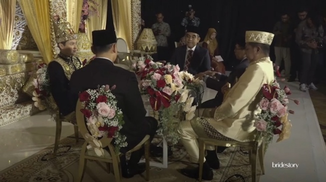 Momen Akad Nikah Beby Tsabina dan Rizki Natakusumah (YouTube/Beby Tsabina TV)