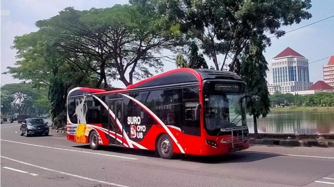 Anti-Ribet! Panduan Lengkap Naik Suroboyo Bus, Cocok Buat Solo Traveling di Surabaya