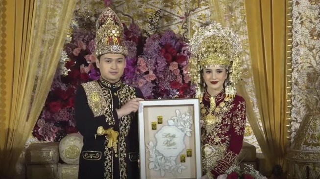 Momen akad nikah Beby Tsabina dan Rizki Natakusumah [YouTube/Beby Tsabina TV]