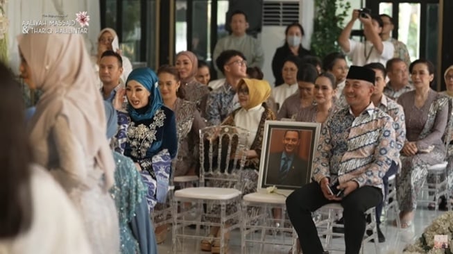 Momen Pertunangan Thariq Halilintar dan Aaliyah Massaid (YouTube/Thariq Halilintar)